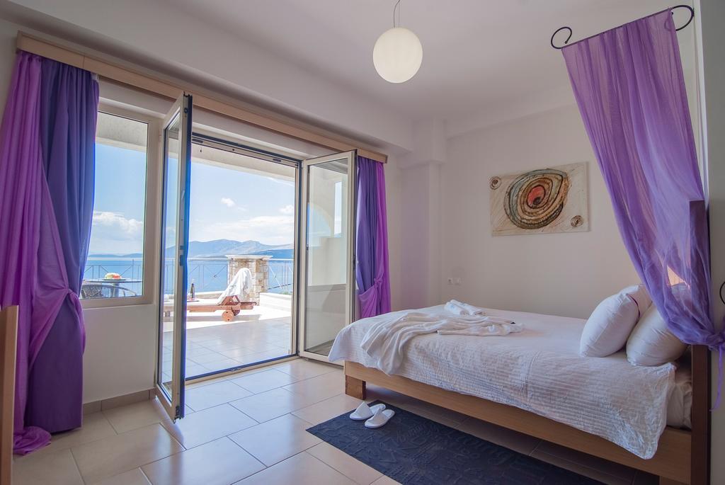 Thea Hotel - Studios & Suites Marmari  Room photo