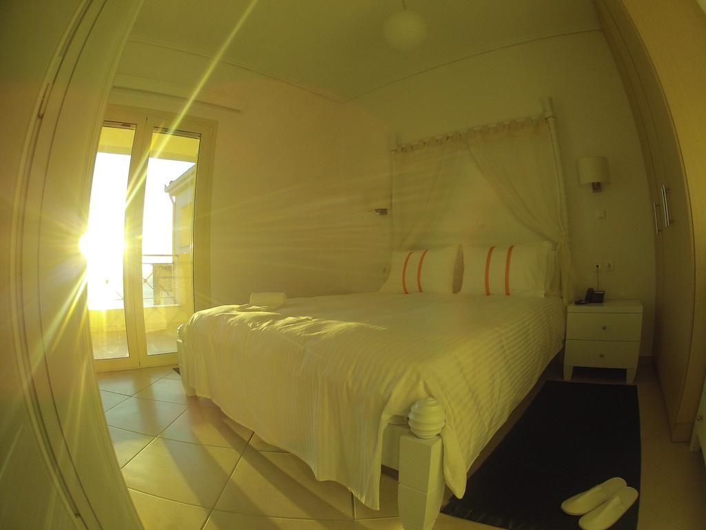 Thea Hotel - Studios & Suites Marmari  Room photo